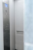 Gray Door Apartments - Adults Only