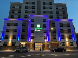 Holiday Inn Express Jamaica - JFK AirTrain - NYC by IHG