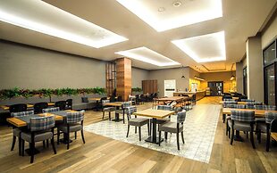 Maia Luxury Beach Hotel & Spa