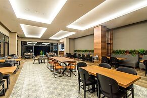 Maia Luxury Beach Hotel & Spa