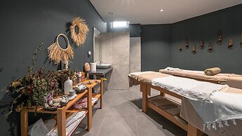 Maia Luxury Beach Hotel & Spa