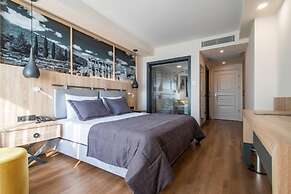 Maia Luxury Beach Hotel & Spa