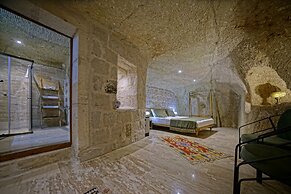 Vigneron Cave Hotel