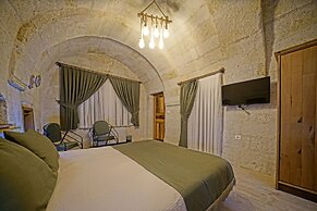 Vigneron Cave Hotel