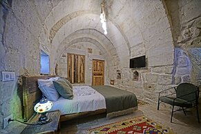 Vigneron Cave Hotel