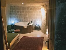 Vigneron Cave Hotel