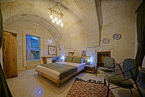Vigneron Cave Hotel