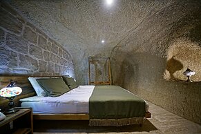 Vigneron Cave Hotel