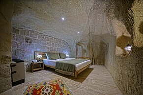 Vigneron Cave Hotel