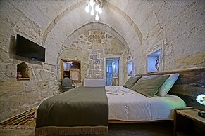 Vigneron Cave Hotel
