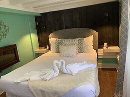 Peace & Plenty Inn Bed & Breakfast