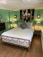 Peace & Plenty Inn Bed & Breakfast