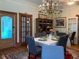 Peace & Plenty Inn Bed & Breakfast