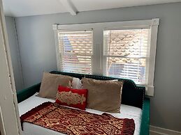 Peace & Plenty Inn Bed & Breakfast