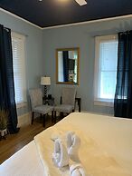 Peace & Plenty Inn Bed & Breakfast