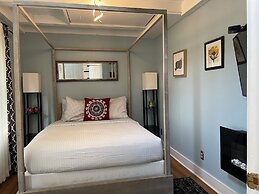 Peace & Plenty Inn Bed & Breakfast