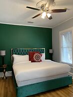 Peace & Plenty Inn Bed & Breakfast