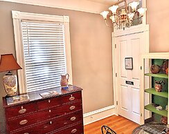 Peace & Plenty Inn Bed & Breakfast