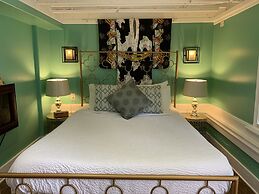 Peace & Plenty Inn Bed & Breakfast