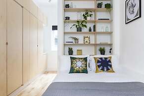 Bloomsbury Apartments by Flying Butler