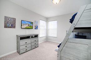 Dreamy Home, Just 3.5 Miles From Disney! CDC Cleaning, Huge Pool Area.