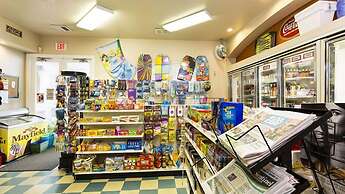 Dreamy Home, Just 3.5 Miles From Disney! CDC Cleaning, Huge Pool Area.