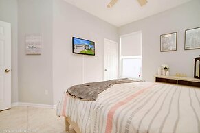 Dreamy Home, Just 3.5 Miles From Disney! CDC Cleaning, Huge Pool Area.