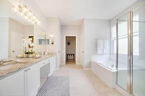 Dreamy Home, Just 3.5 Miles From Disney! CDC Cleaning, Huge Pool Area.