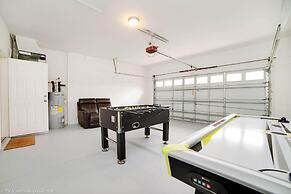 Dreamy Home, Just 3.5 Miles From Disney! CDC Cleaning, Huge Pool Area.