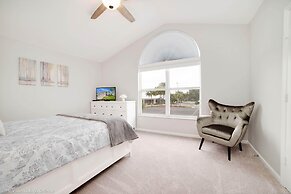 Dreamy Home, Just 3.5 Miles From Disney! CDC Cleaning, Huge Pool Area.