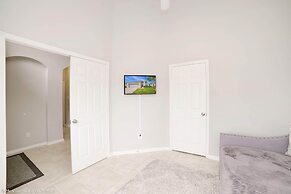 Dreamy Home, Just 3.5 Miles From Disney! CDC Cleaning, Huge Pool Area.