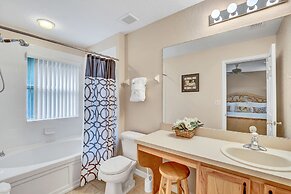 Charming Home With Private Balcony, 4 Miles From Disney! CDC Standards