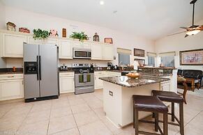 Lovely Lake Front Pool Home With CDC Cleaning Standards, Game Room #5h