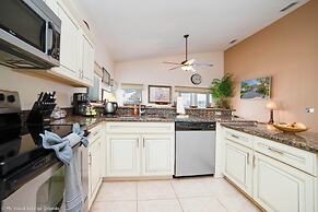 Lovely Lake Front Pool Home With CDC Cleaning Standards, Game Room #5h