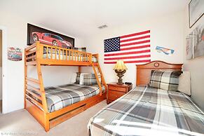 Lovely Lake Front Pool Home With CDC Cleaning Standards, Game Room #5h