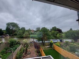 Tranquil Northampton Retreat