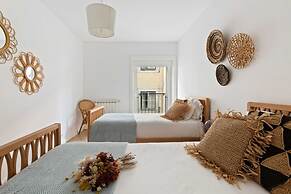 Beautiful 2 Bedroom Apartment in Bairro Alto