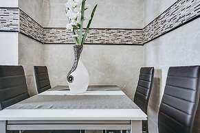 3 Bedroom Apartment in Baixa With River View