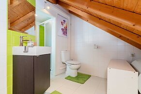 Attic Apartment With Balcony in Bairro Alto