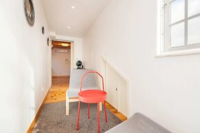 Attic Apartment With Balcony in Bairro Alto