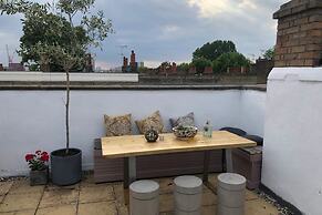 Stylish and Spacious Apartment With Terrace