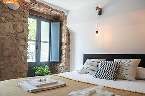 Original Photographers Studio Apartment in Alcântara