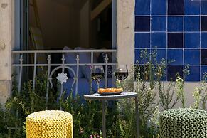 Original Photographers Studio Apartment in Alcântara