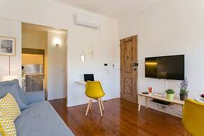 Park View 1 Bedroom Apartment in Alcântara