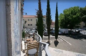 Sunny Photographer's Studio w Balcony in Alcântara