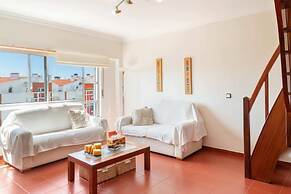 Lovely 2 Bedroom Duplex Apt w Terrace in Cascais