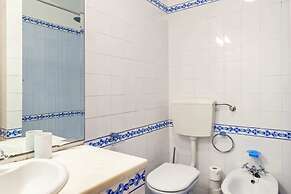 Lovely 2 Bedroom Duplex Apt w Terrace in Cascais