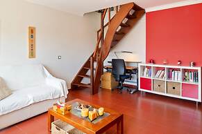Lovely 2 Bedroom Duplex Apt w Terrace in Cascais