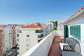 Lovely 2 Bedroom Duplex Apt w Terrace in Cascais