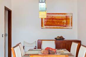 Lovely 2 Bedroom Duplex Apt w Terrace in Cascais